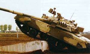 T-80U negotiating the obstacle